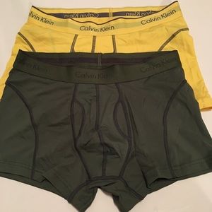 Calvin Klein 2 pack low rise trunks size M NWOT